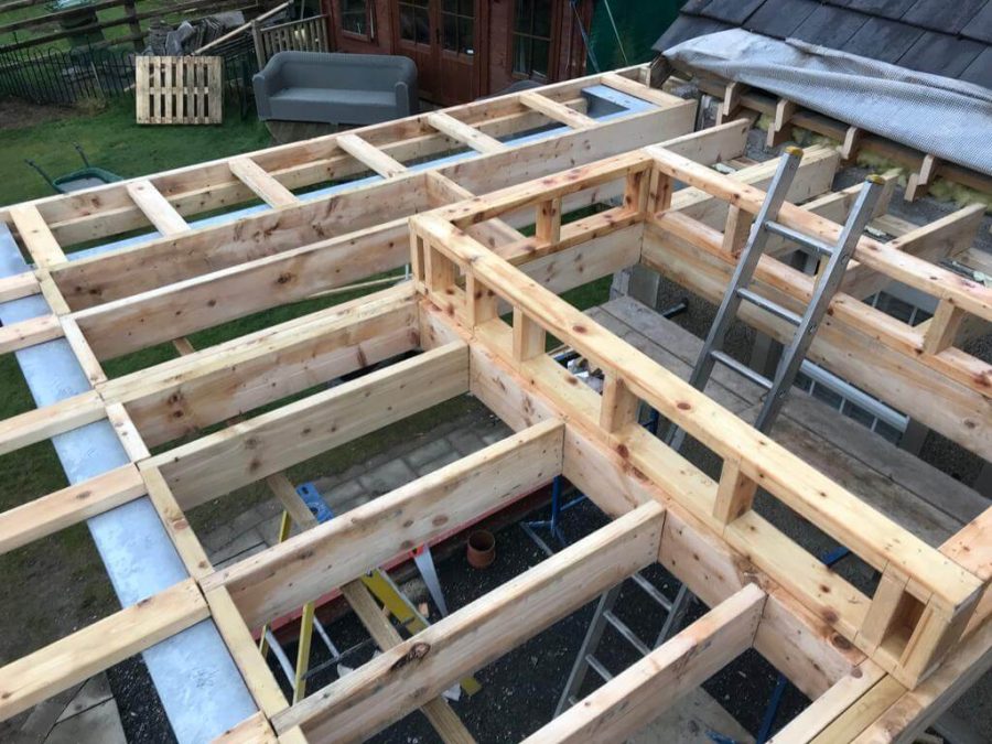 The making of a flat roof.